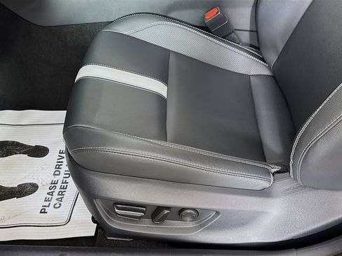 Used 2025 Toyota Camry SE w/ Convenience Package FWD image 19