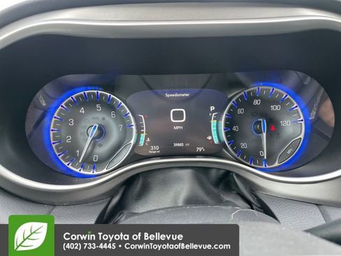 Used 2024 Chrysler Pacifica Touring-L FWD image 9