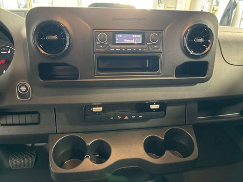 New 2025 Mercedes-Benz Sprinter 2500 image 9