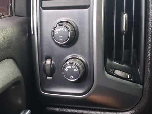Used 2018 Chevrolet Silverado 1500 LT AWD/4WD image 23