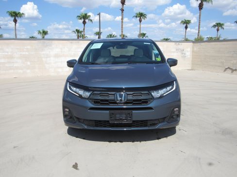 Used 2025 Honda Odyssey EX-L image 3
