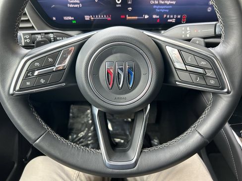 Used 2025 Buick Envision Preferred image 23