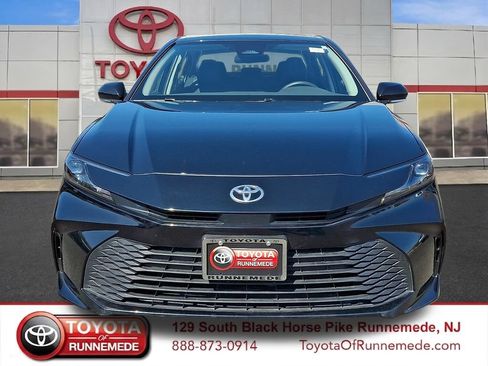 Used 2025 Toyota Camry LE FWD image 2