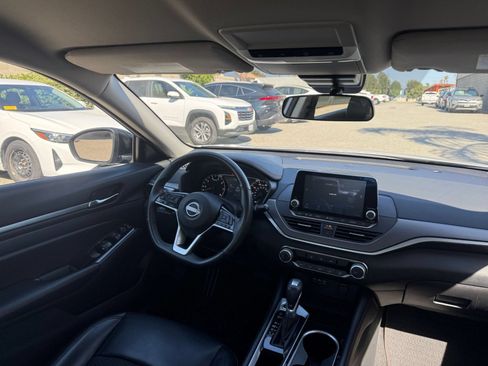 Used 2025 Nissan Altima 2.5 SR FWD image 35