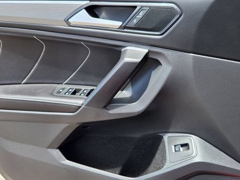 Certified 2024 Volkswagen Tiguan SE R-Line w/ MDO Package, Two-Row AWD/4WD image 8