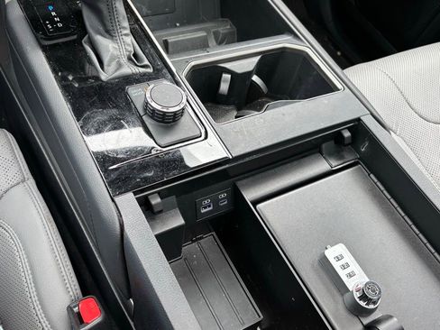 Used 2023 Toyota Tundra Limited image 26