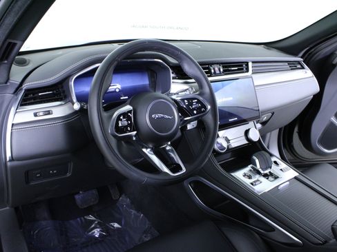 Used 2025 Jaguar F-PACE R-Dynamic S image 20