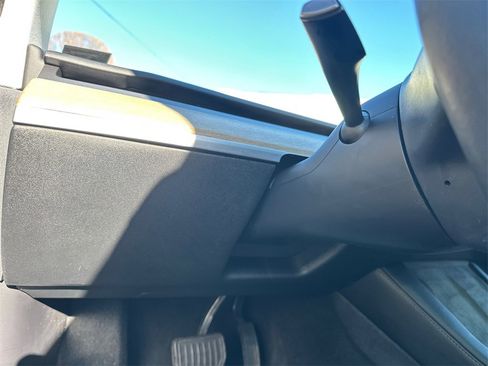 Used 2022 Tesla Model 3 image 28