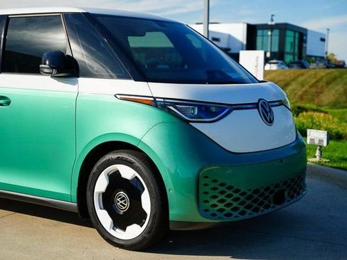 New 2025 Volkswagen ID. Buzz 1st Edition image 42