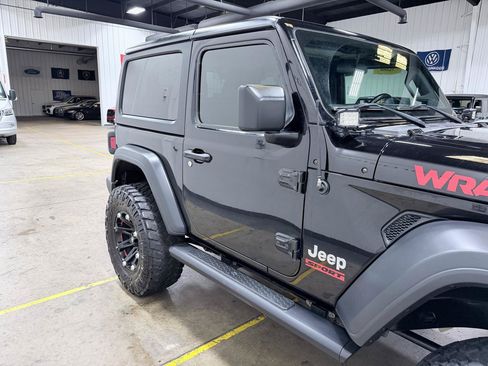 Used 2018 Jeep Wrangler Sport AWD/4WD image 19
