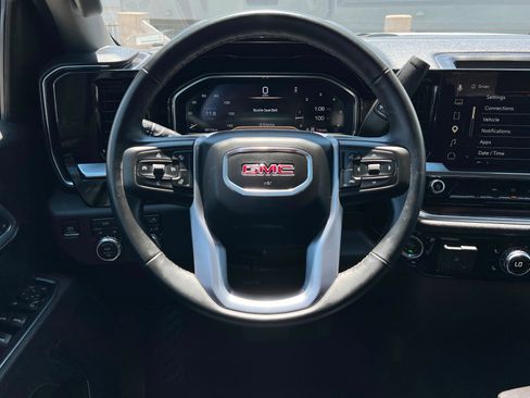 Used 2025 GMC Sierra 1500 SLT AWD/4WD image 12