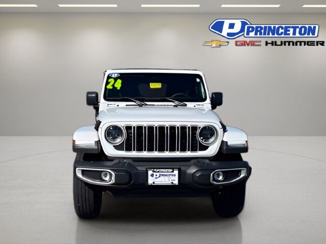 Used 2024 Jeep Wrangler Unlimited Sahara AWD/4WD image 2