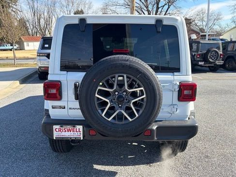 New 2026 Jeep Wrangler Unlimited Sahara AWD/4WD image 6
