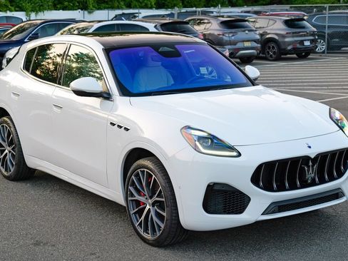 Used 2025 Maserati Grecale Modena AWD/4WD image 9