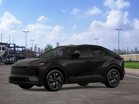 New 2026 Toyota C-HR SE image 2