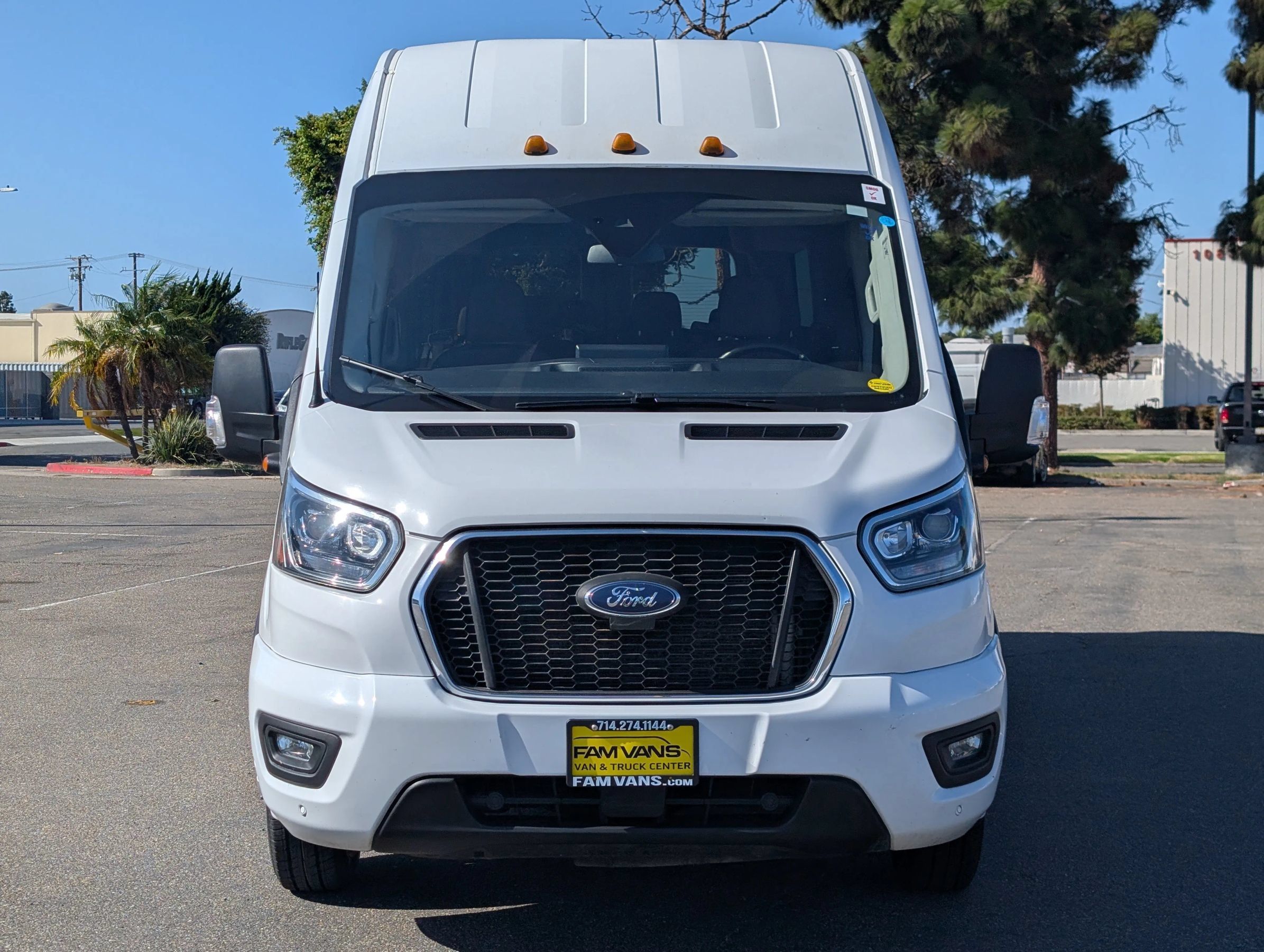 Used 2023 Ford Transit 350 XLT RWD image 2