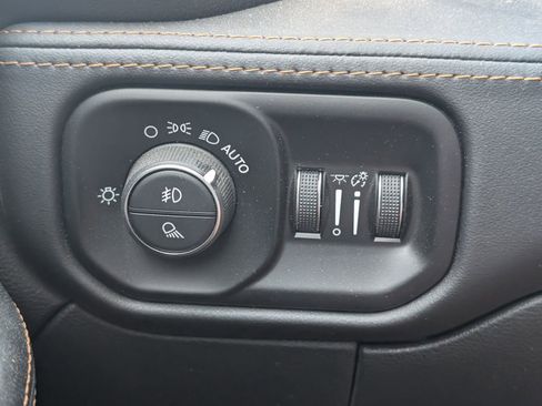 Used 2024 RAM 3500 Limited image 8