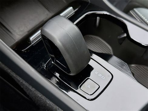 Certified 2023 Volvo C40 P8 Recharge Plus image 17