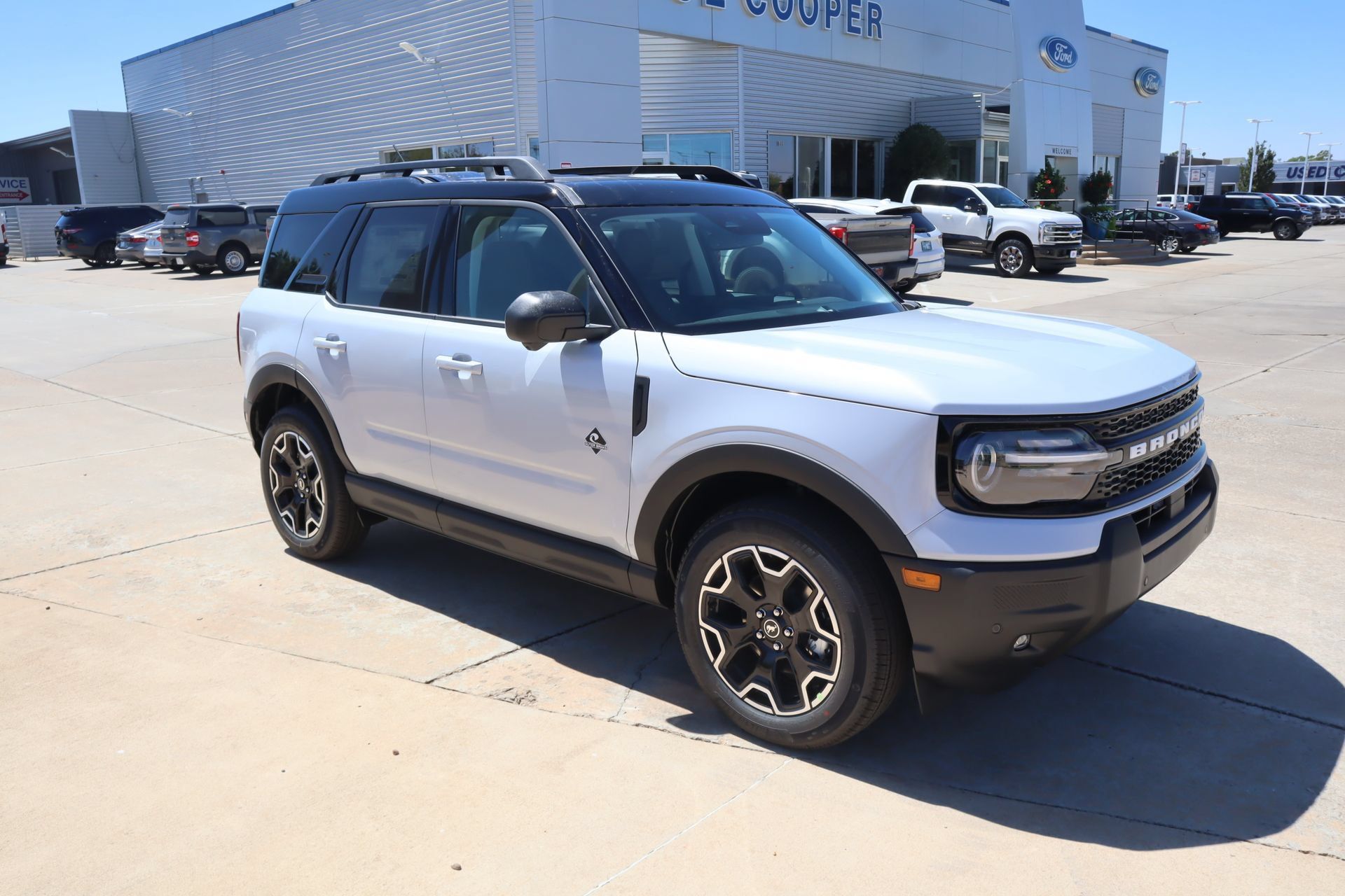 New 2026 Ford Bronco Sport Outer Banks w/ Outer Banks Tech Package+ AWD/4WD image 1