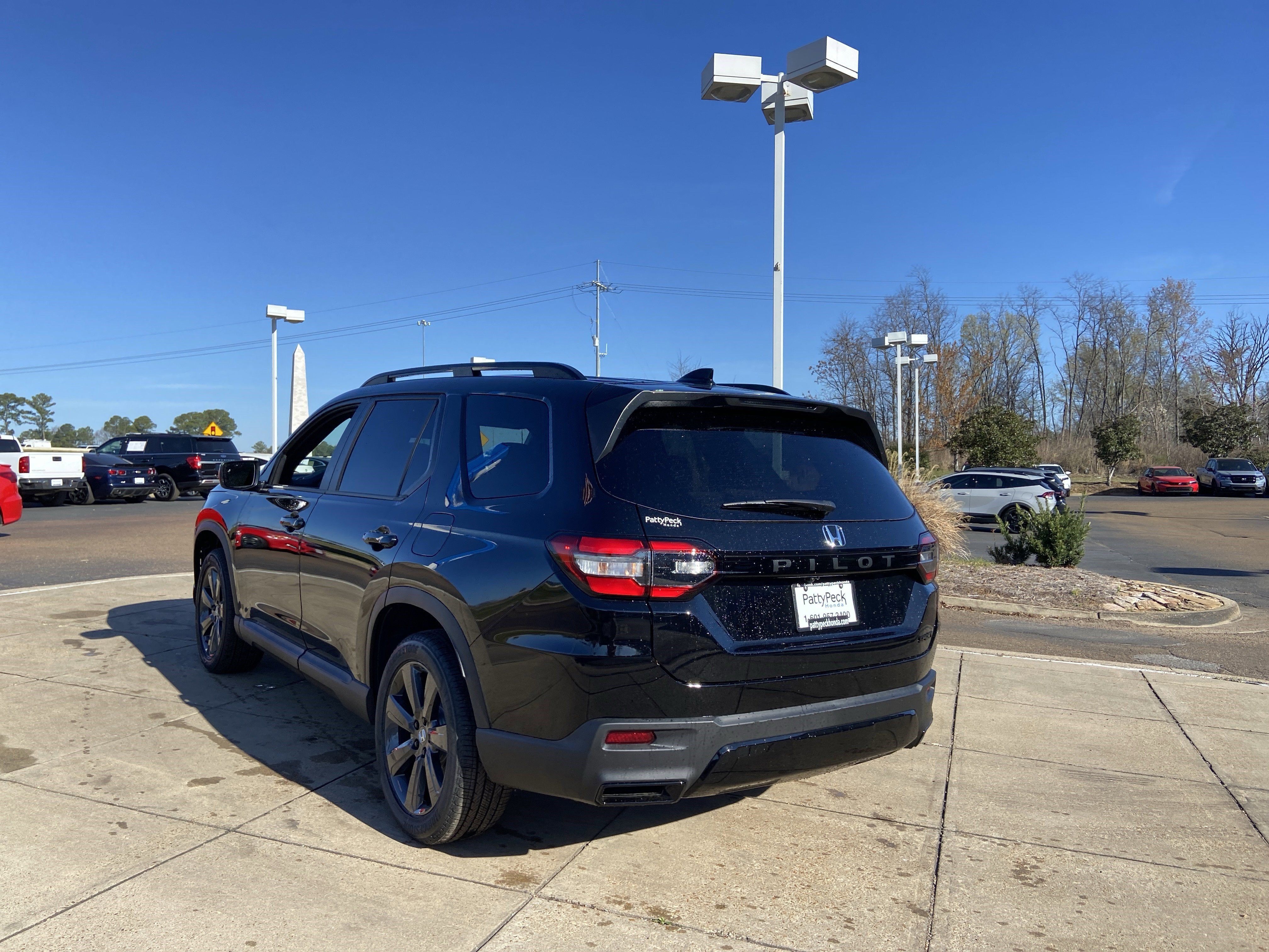 New 2026 Honda Pilot Sport image 8