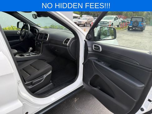 Used 2021 Jeep Grand Cherokee Laredo RWD image 23
