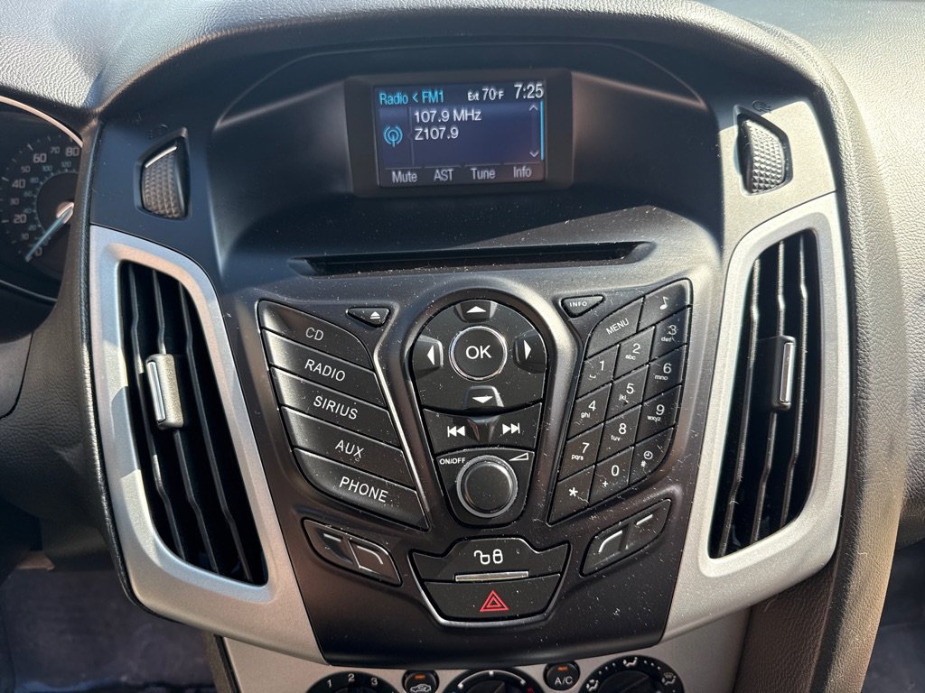 Used 2012 Ford Focus SE FWD image 15