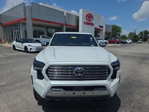 Used 2024 Toyota Tacoma Limited w/ Limited Package (LT) AWD/4WD image 3