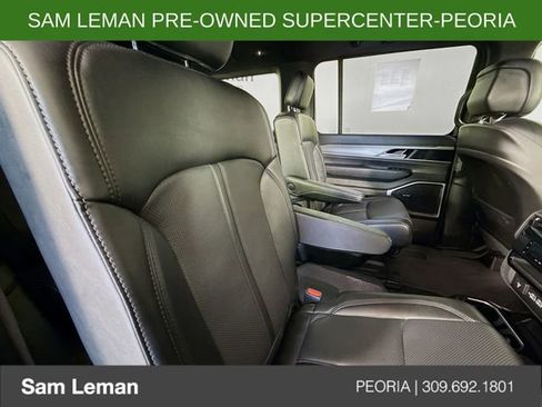 Used 2025 Jeep Wagoneer Series II image 29