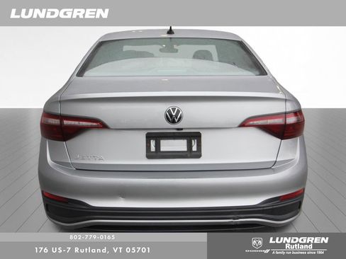 Used 2024 Volkswagen Jetta Sport image 37