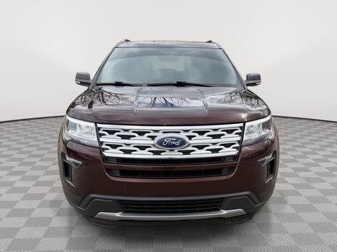 Used 2019 Ford Explorer XLT w/ Equipment Group 202A image 2