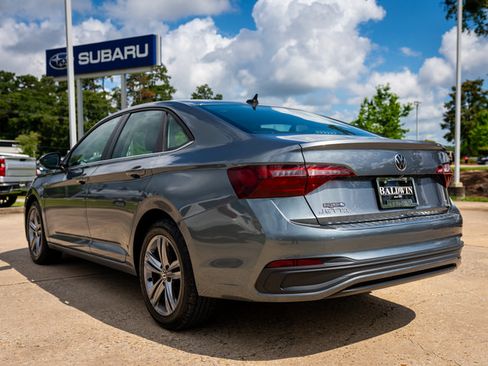 Used 2022 Volkswagen Jetta SE FWD image 4