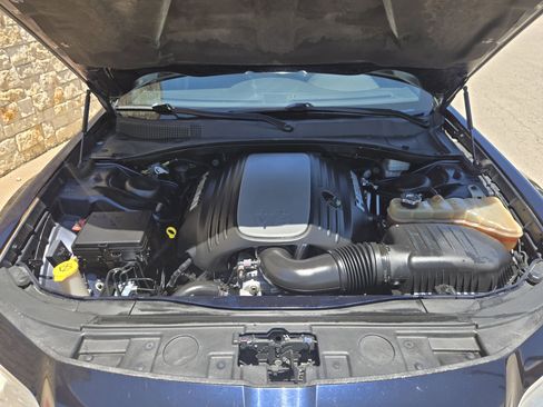 Used 2011 Chrysler 300 C w/ Safetytec Group RWD image 15