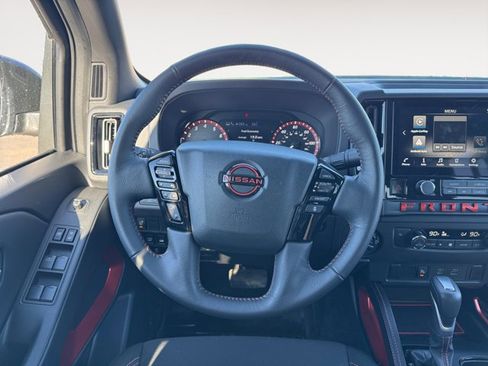 Used 2025 Nissan Frontier PRO-4X w/ Tow Package image 12