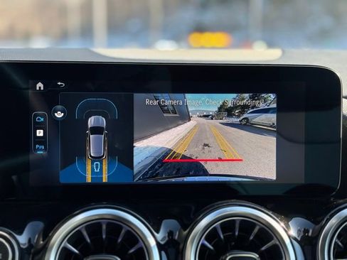 Used 2026 Mercedes-Benz GLA 250 4MATIC image 34