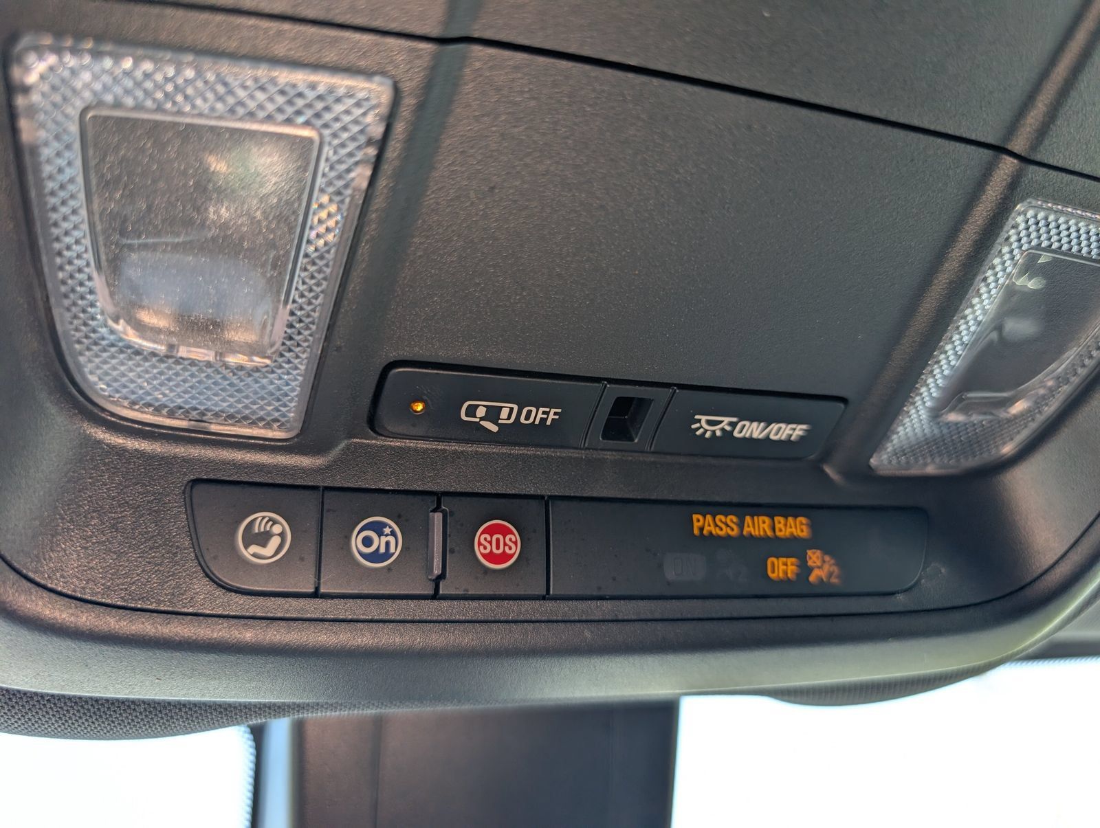 Used 2023 Chevrolet Equinox RS w/ LPO, Floor Liner Package AWD/4WD image 31
