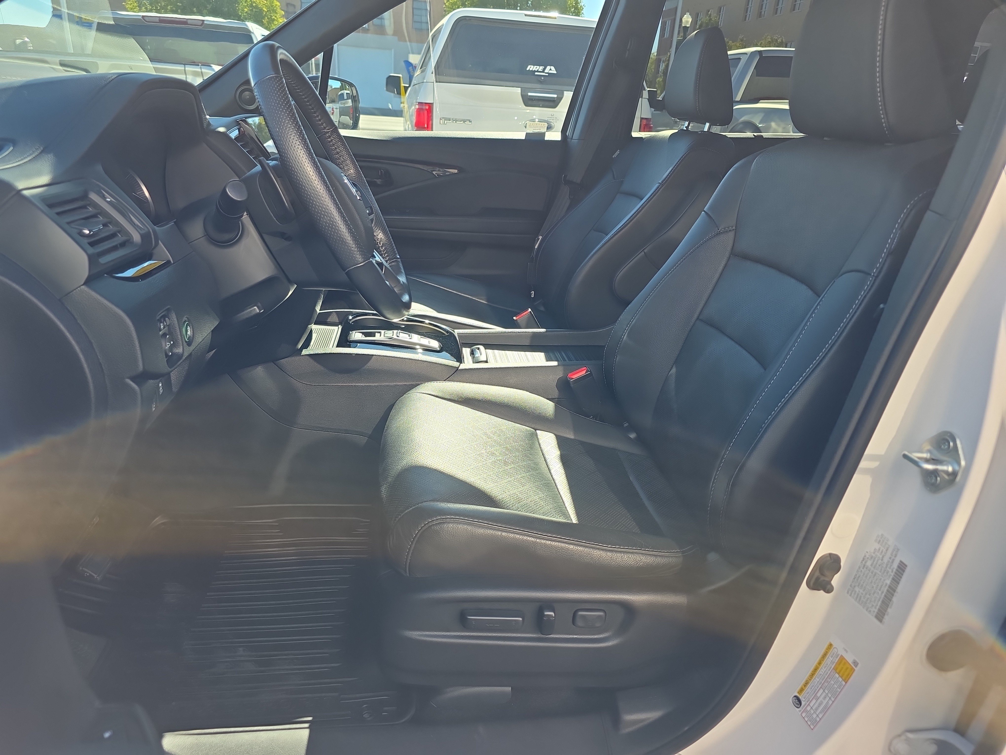 Used 2023 Honda Passport Elite image 11