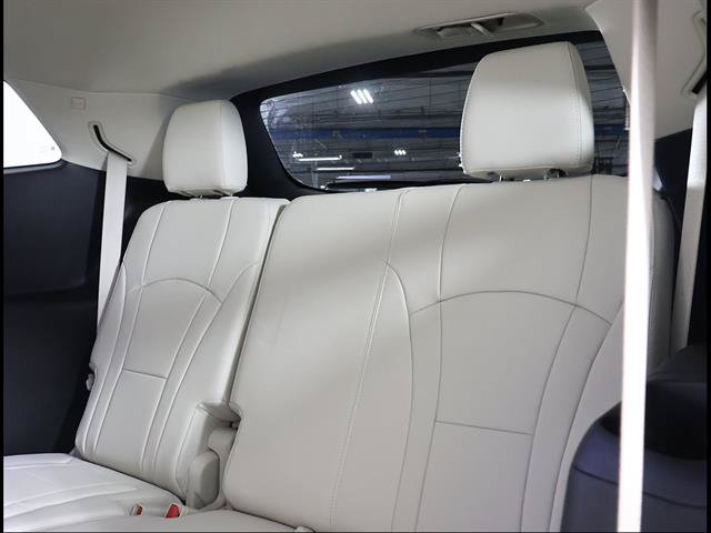 Used 2023 Buick Enclave Premium w/ Experience Buick Package FWD image 11