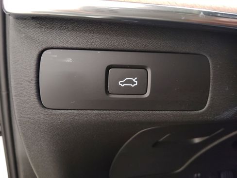 Used 2023 Volvo XC90 B6 Core w/ Protection Package Premier image 16