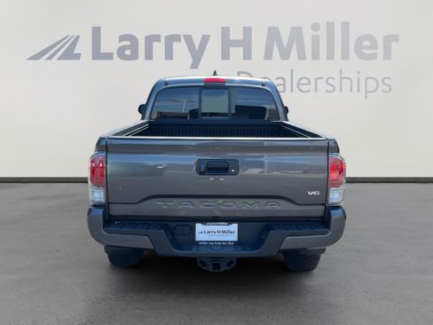 Used 2020 Toyota Tacoma TRD Sport AWD/4WD image 4