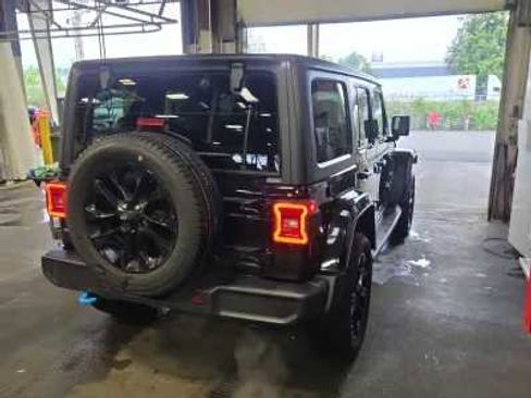Used 2023 Jeep Wrangler Unlimited Sahara w/ Cold Weather Group AWD/4WD image 2