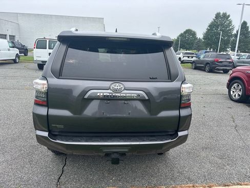 Used 2018 Toyota 4Runner SR5 Premium AWD/4WD image 10
