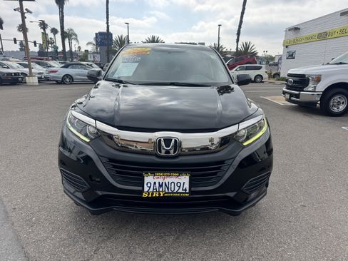 Used 2022 Honda HR-V LX image 2