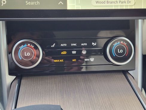 Used 2023 Land Rover Range Rover SE image 18