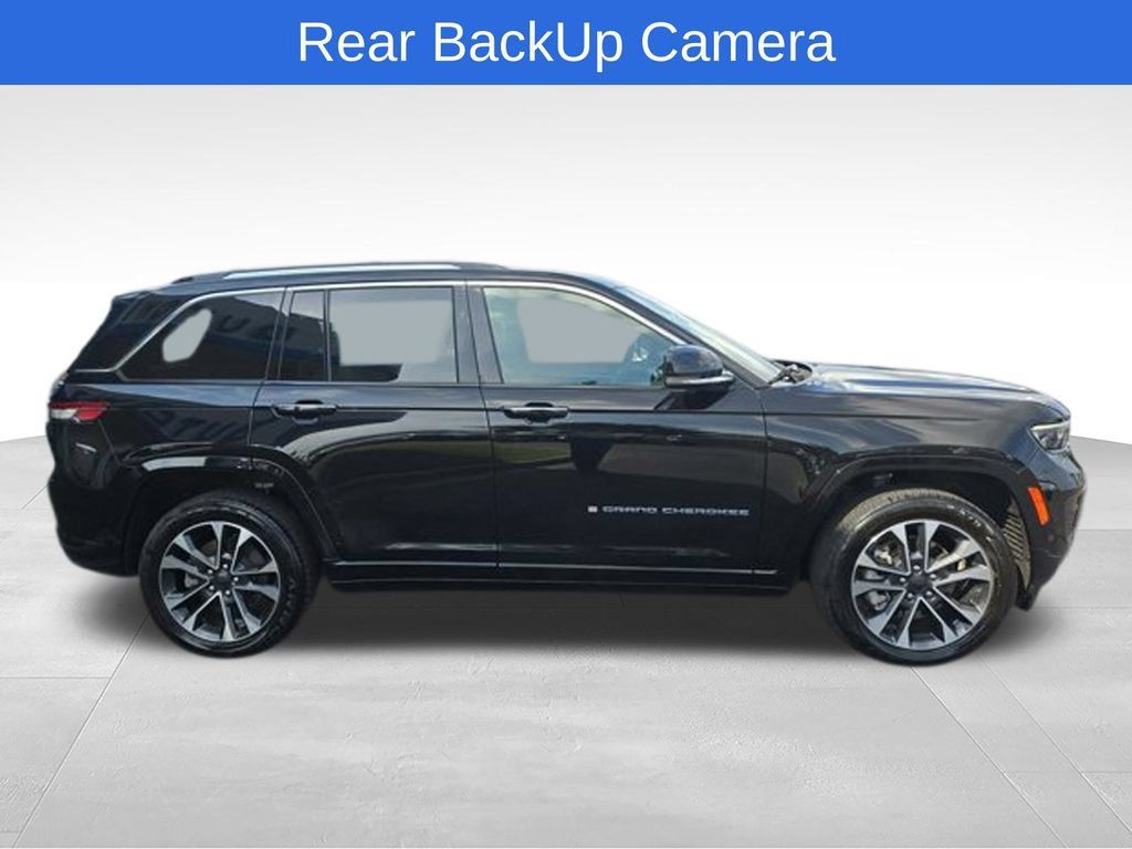 Used 2022 Jeep Grand Cherokee Overland w/ Luxury Tech Group IV AWD/4WD image 8