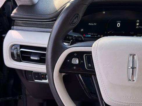 Used 2023 Lincoln Aviator Black Label w/ Jet Package image 15