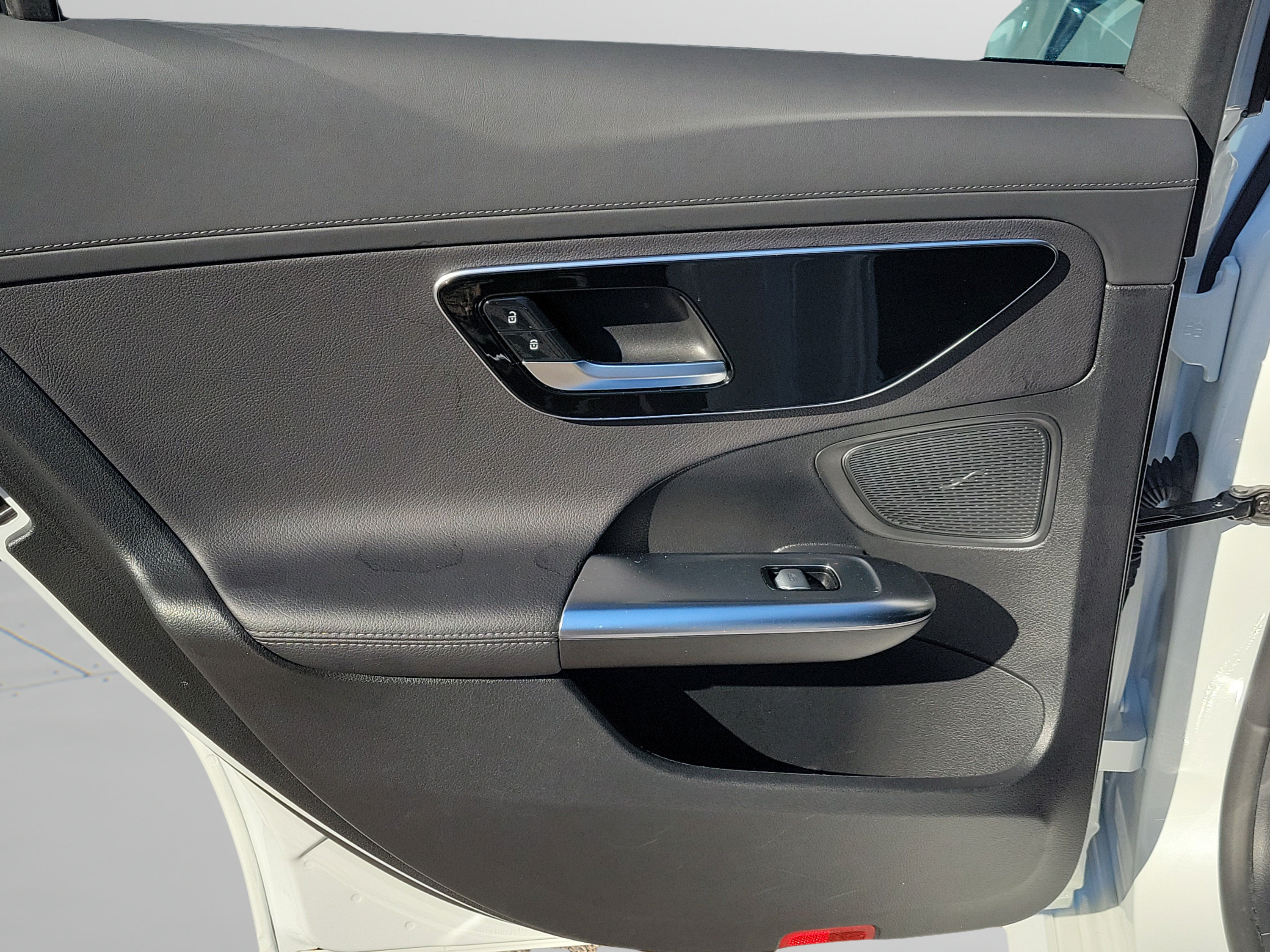 Used 2022 Mercedes-Benz C 300 Sedan image 7