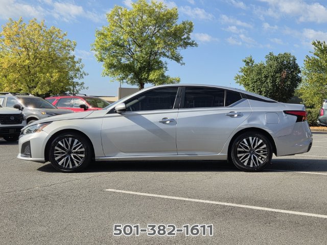 Used 2023 Nissan Altima 2.5 SV FWD image 2