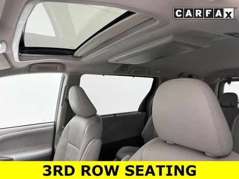 Used 2019 Toyota Sienna XLE w/ Entertainment Package FWD image 23
