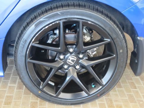 Used 2023 Honda Civic Sport image 8