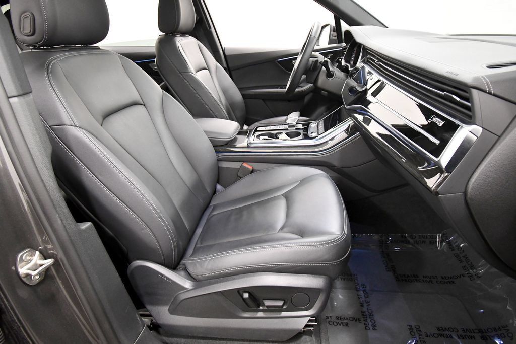 Used 2025 Audi Q7 3.0T Premium Plus AWD/4WD image 19